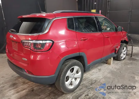 2018 Jeep Compass Latitude 4X4 z USA, uszkodzony, nr VIN 3C4NJDBB7JT114185